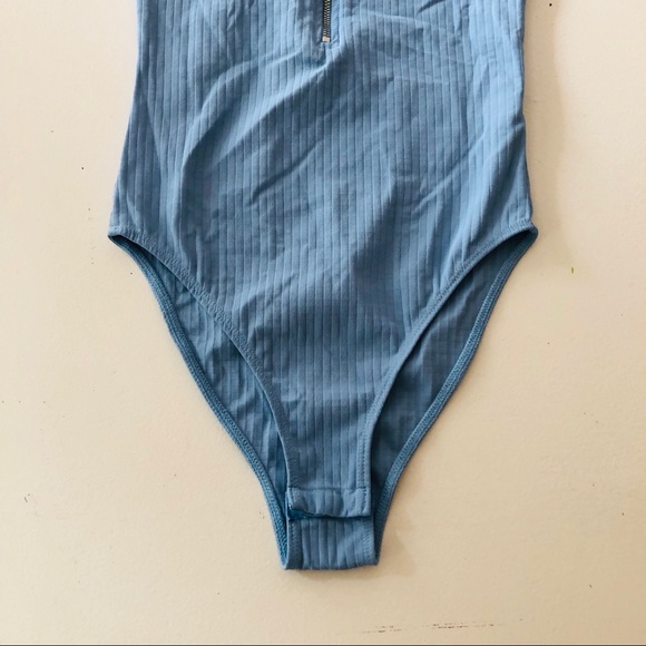 TOPSHOP Zip Plunge Bodysuit - Picture 3 of 7